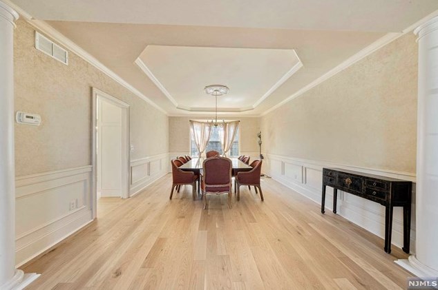 23 Taft Ct, Westwood NJ  07677-8322 exterior