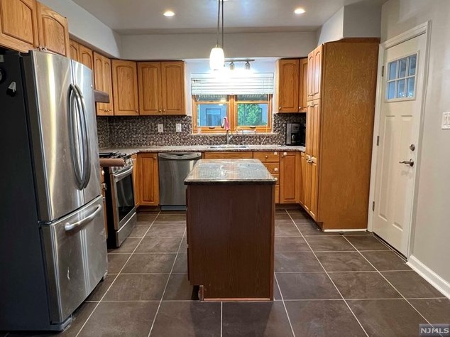 259 Westview Ave, West Fort Lee NJ  07024-5231 exterior