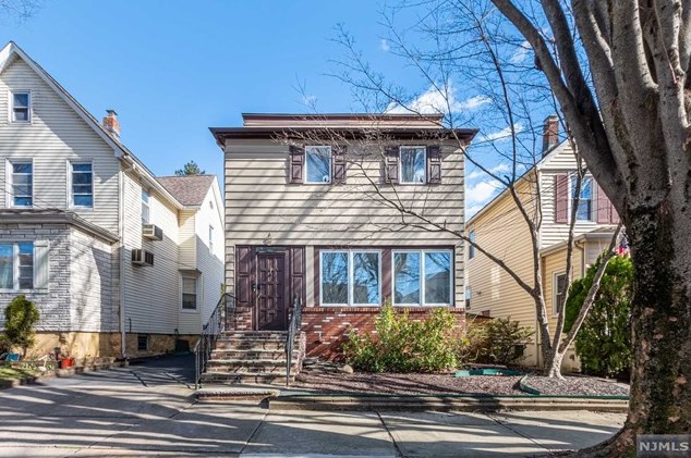 27 Union St, Ridgefield Park, NJ 07660