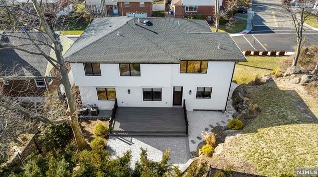 1070 Harvard Pl, West Fort Lee NJ  07024-1630 exterior