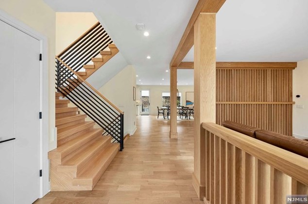 1070 Harvard Pl, West Fort Lee NJ  07024-1630 exterior