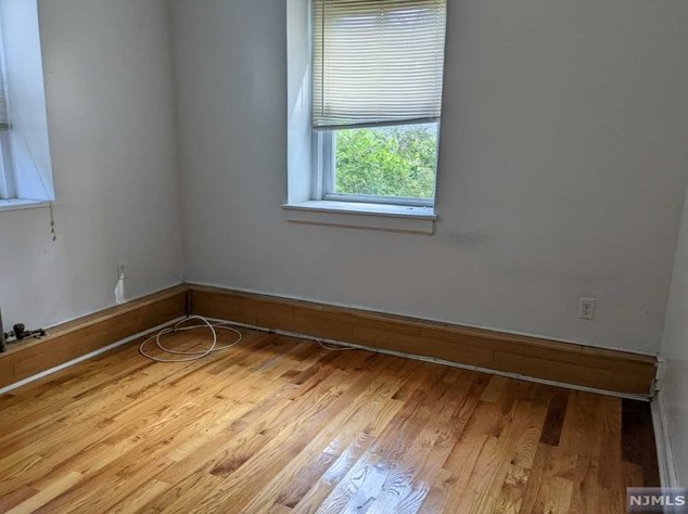 311 Queen Anne Rd, Teaneck, NJ 07666