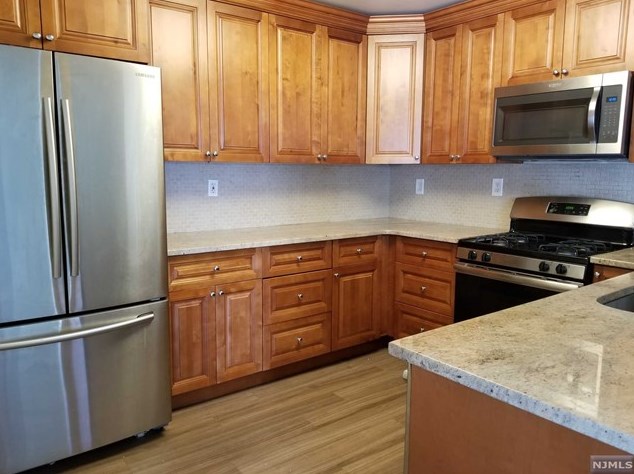 4 Markham Cir, Englewood, NJ 07631