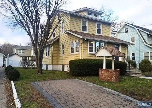 164 Delaware Ave #2, Dumont, NJ 07628
