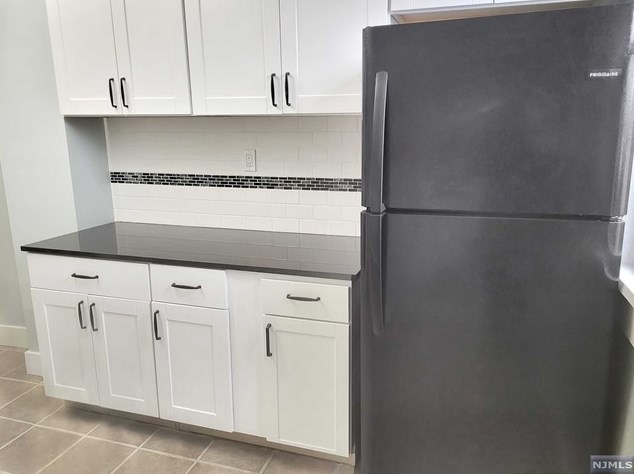 25 Windsor Ave, Vauxhall, NJ 07088