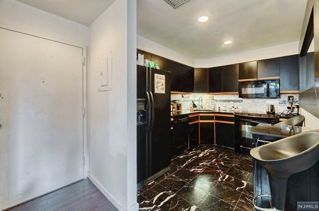 99 Teaneck Rd #312, Ridgefield Park, NJ 07660