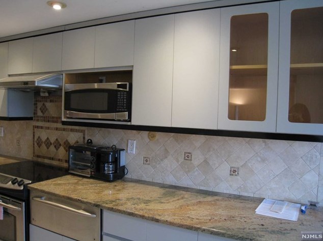 200 Winston Dr Apt 316, Cliffside Park, NJ 07010
