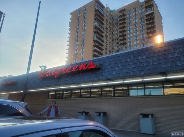 2200 Center Ave #c3, West Fort Lee, NJ 07024