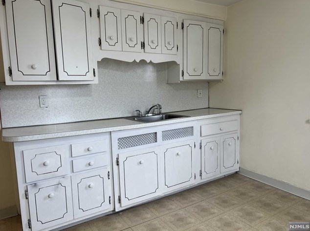 182 Prospect St, Lodi NJ  07644-2956 exterior
