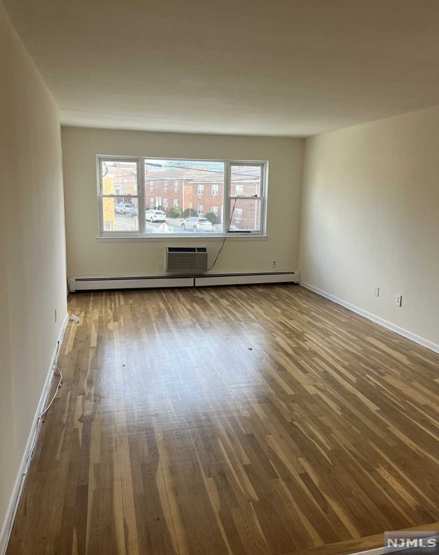 206 Riverview Pl Apt 4, Cliffside Park, NJ 07010