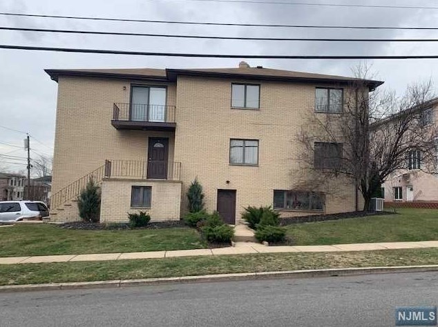 239 Glen Ave, Palisades Park, NJ 07650