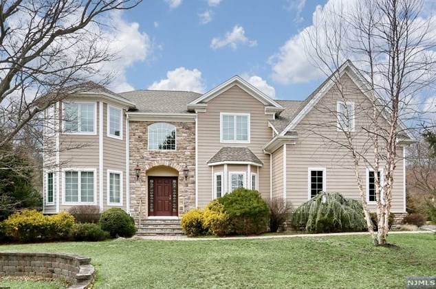 205 Pascack Rd, Westwood, NJ 07677