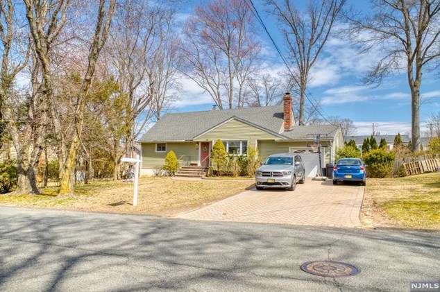 45 Mills Ave, Norwood, NJ 07648