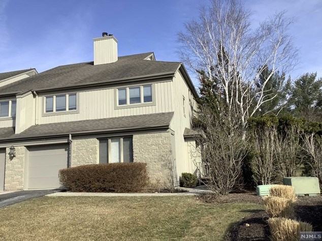 615 Blue Ridge Ln, Mahwah, NJ 07430