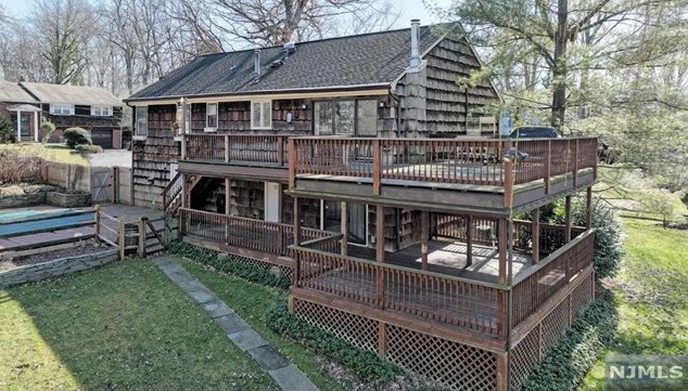 731 8th Ave, River Edge, NJ 07661