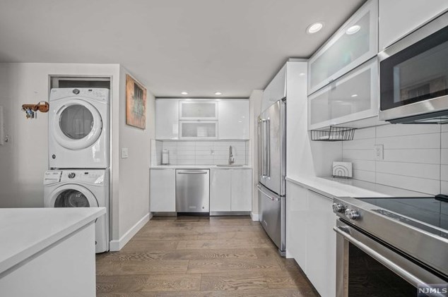 1055 River Rd #604, Edgewater, NJ 07020