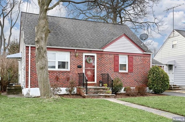 112 Godwin Ave, Elmwood Park, NJ 07407