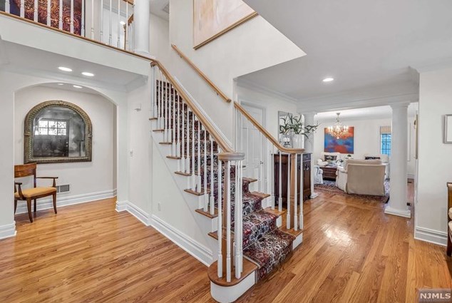 9 Powderhorn Rd, Ho Ho Kus, NJ 07423