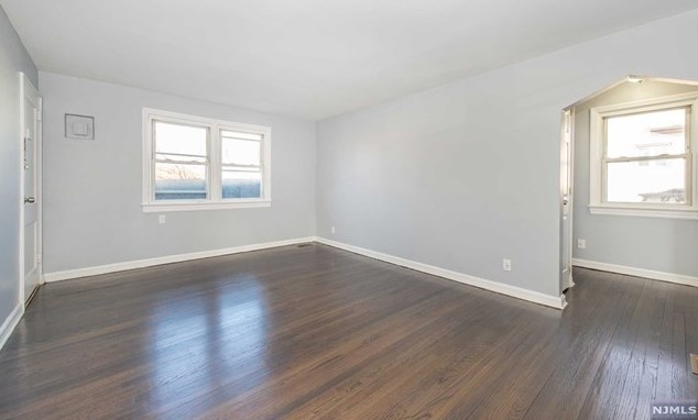 27 Althea St, Clifton NJ  07013-3005 exterior