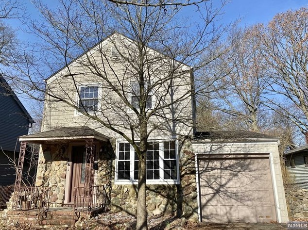 415 Terhune Ave, Paramus, NJ 07652