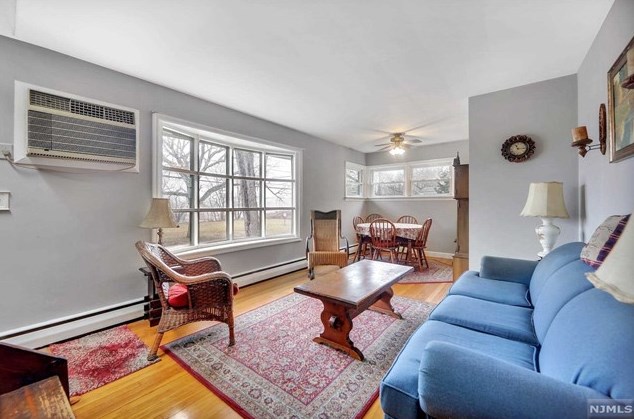 77 Harrison Ave, Waldwick, NJ 07463-1823