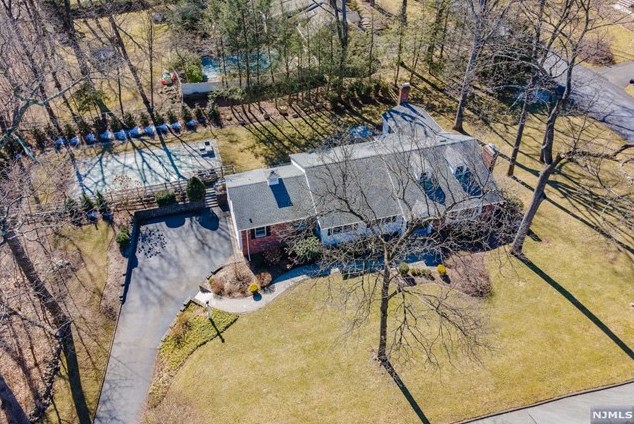 530 Covington Pl, Wyckoff NJ  07481-1350 exterior