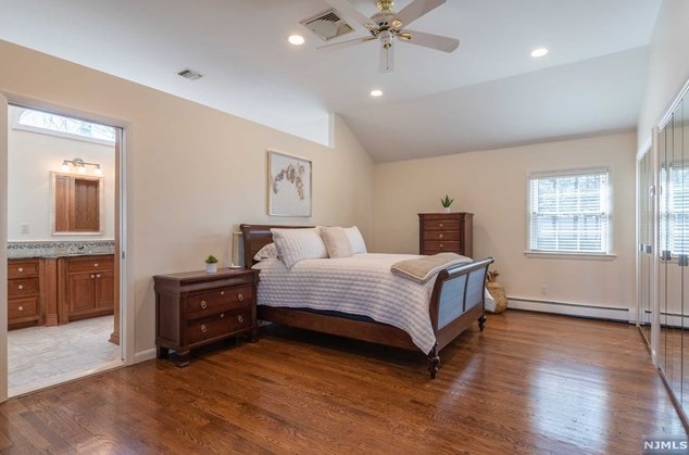 530 Covington Pl, Wyckoff NJ  07481-1350 exterior