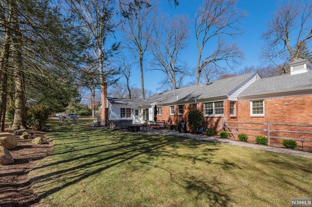 530 Covington Pl, Wyckoff NJ  07481-1350 exterior
