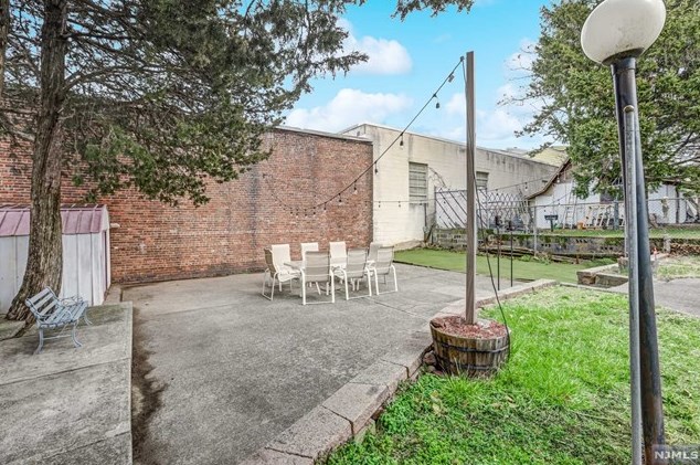71 Charlton Ave, Lodi NJ  07644-3347 exterior