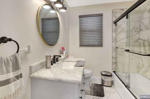 71 Charlton Ave, Lodi NJ  07644-3347 exterior