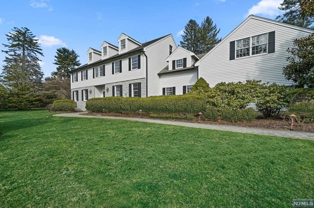 206 County Rd, Demarest, NJ 07627