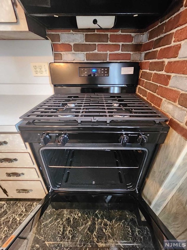 337 Princeton Ave #2, Jersey City, NJ 07305