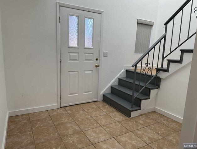 60 Linwood Ave, Cresskill, NJ 07626