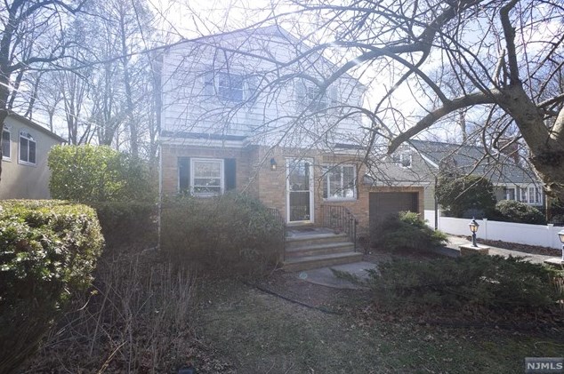 327 Webb Ave, River Edge, NJ 07661