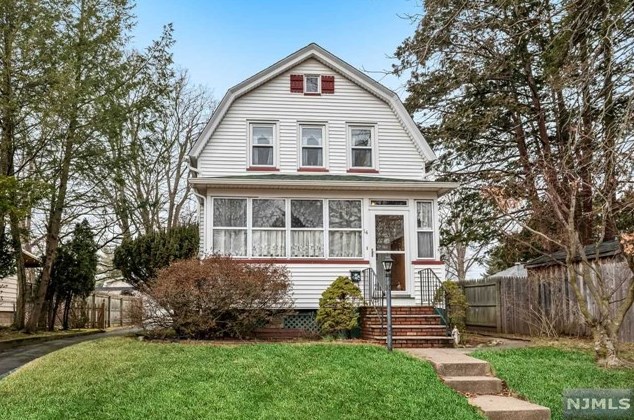 14 Westervelt Ave, Closter, NJ 07624