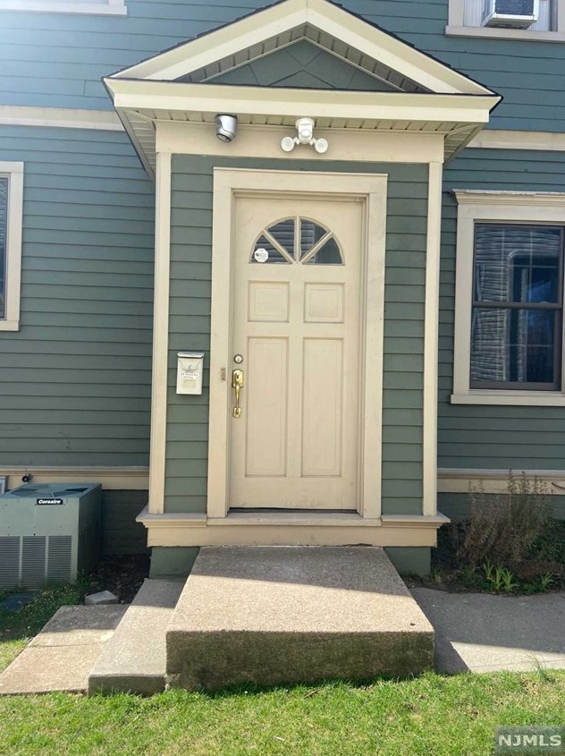 332 Terrace Ave ##2, Hasbrouck Heights, NJ 07604