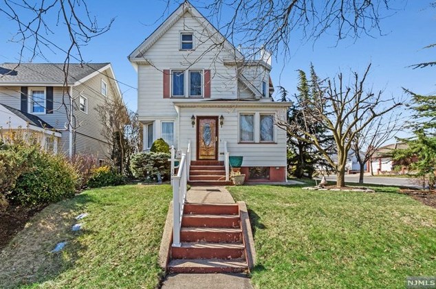 302 Lawrence Ave, Hasbrouck Heights, NJ 07604