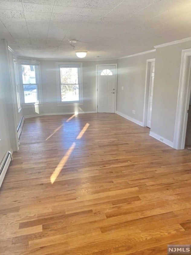 90 Cottage St #1, Midland Pk, NJ 07432