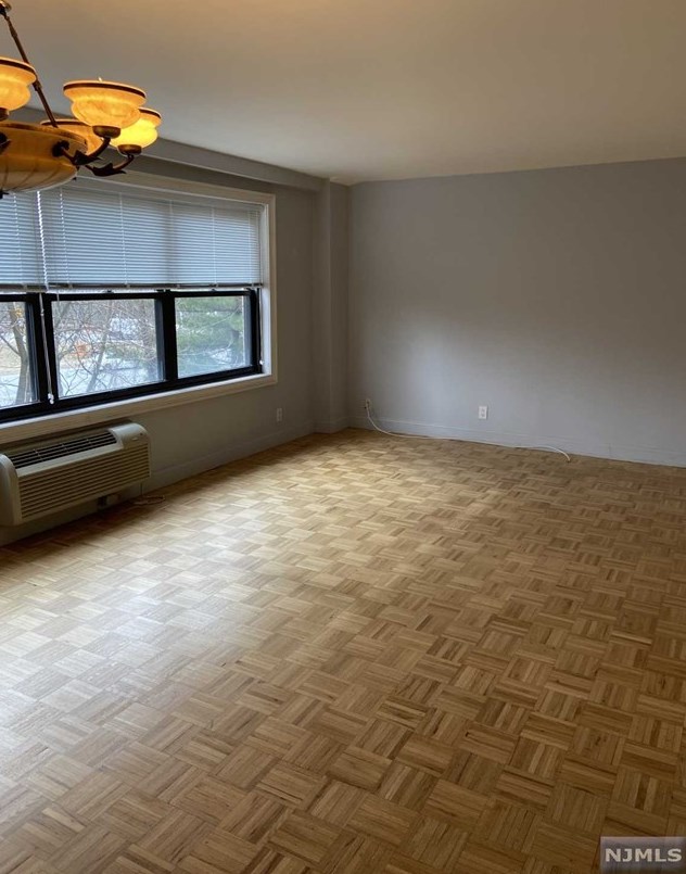 2348 Linwood Ave #2l, West Fort Lee, NJ 07024