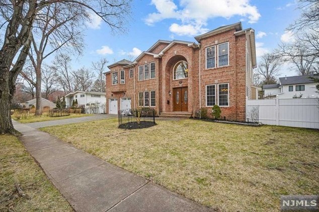 66 Columbus Rd, Demarest, NJ 07627