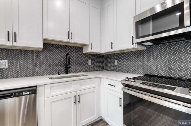 192 Livingston St #302, Rockleigh, NJ 07647