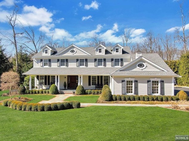 112 Oak Dr, Upper Saddle River, NJ 07458