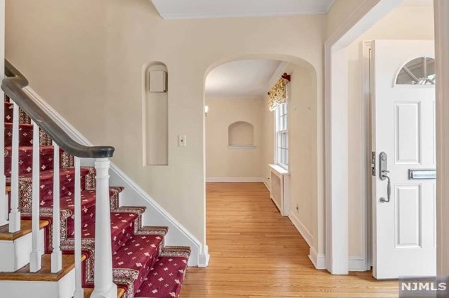 170 Forest Rd, Ridgewood, NJ 07452