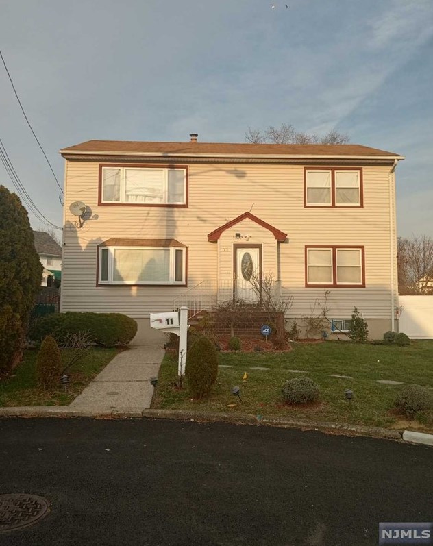 11 Alpine Ct, Ridgefield Park, NJ 07660