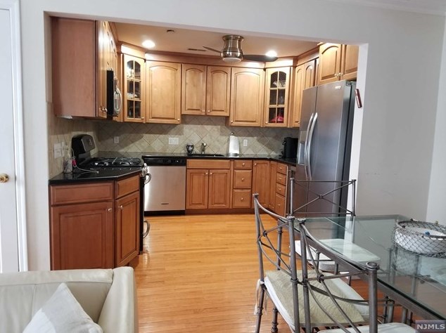1 Markham Cir, Englewood, NJ 07631
