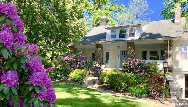 325 Wastena Terrace, Ridgewood, NJ 07450