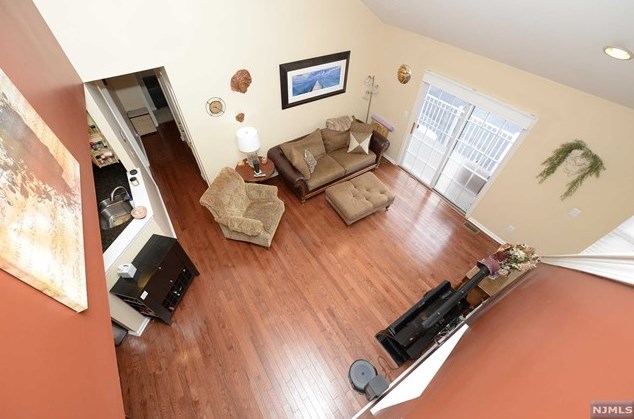 62 Mountainside Dr, Pompton Falls NJ  07442-1763 exterior