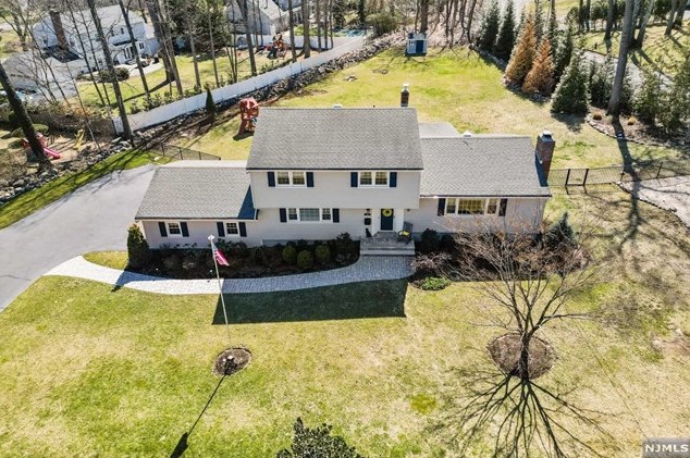 516 Franklin Ave, Wyckoff, NJ 07481