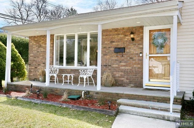 6 Willow Rd, Closter, NJ 07624