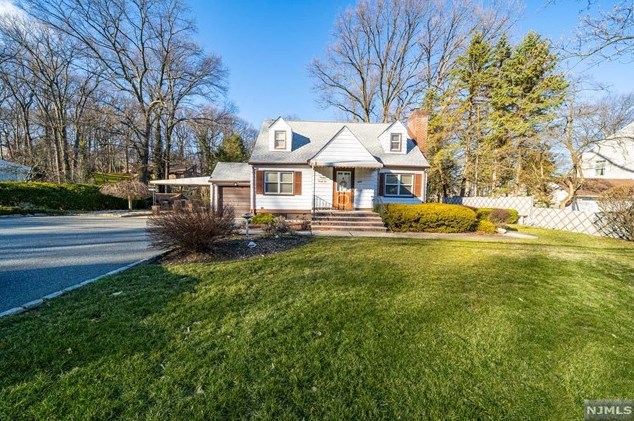 1992 Glen Ave, Westwood, NJ 07676-4506